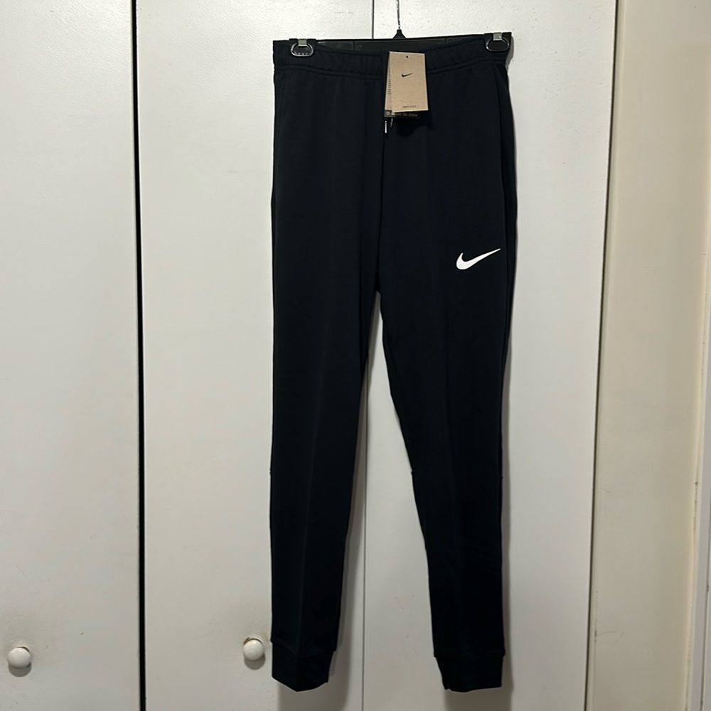 Nike Men Dri-Fit Taper Pants